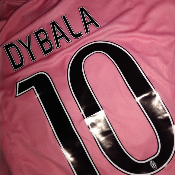 Juventus 2016 pink jersey n shorts - Picture 3 of 3